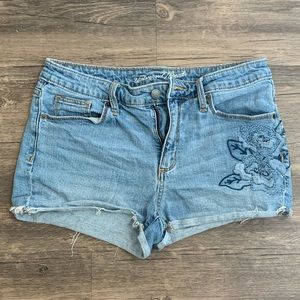 Universal Thread Jean Shorts